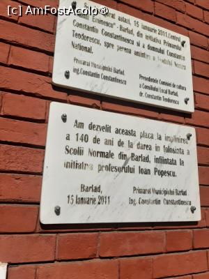 [P05] Casa Roșie » foto by adso
 - 
<span class="allrVoted glyphicon glyphicon-heart hidden" id="av1522517"></span>
<a class="m-l-10 hidden" id="sv1522517" onclick="voting_Foto_DelVot(,1522517,23117)" role="button">șterge vot <span class="glyphicon glyphicon-remove"></span></a>
<a id="v91522517" class=" c-red"  onclick="voting_Foto_SetVot(1522517)" role="button"><span class="glyphicon glyphicon-heart-empty"></span> <b>LIKE</b> = Votează poza</a> <img class="hidden"  id="f1522517W9" src="/imagini/loader.gif" border="0" /><span class="AjErrMes hidden" id="e1522517ErM"></span>