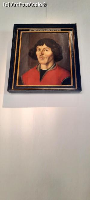 [P69] Toruń, Ratusz Staromiejski - Primăria Veche astăzi muzeu, Sala Personalităților, Portretul lui Nicolaus Copernic, anonim, înainte de 1594, portret iconic... » foto by mprofeanu
 - 
<span class="allrVoted glyphicon glyphicon-heart hidden" id="av1399019"></span>
<a class="m-l-10 hidden" id="sv1399019" onclick="voting_Foto_DelVot(,1399019,23133)" role="button">șterge vot <span class="glyphicon glyphicon-remove"></span></a>
<a id="v91399019" class=" c-red"  onclick="voting_Foto_SetVot(1399019)" role="button"><span class="glyphicon glyphicon-heart-empty"></span> <b>LIKE</b> = Votează poza</a> <img class="hidden"  id="f1399019W9" src="/imagini/loader.gif" border="0" /><span class="AjErrMes hidden" id="e1399019ErM"></span>