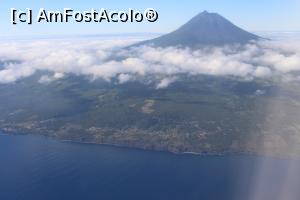 P14 [JUN-2018] Insulele Azore, Insula Pico și Vârful Pico poză făcută din avion