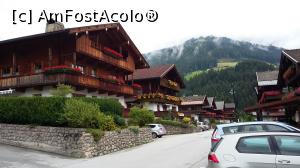 P18 [AUG-2016] Strada principală din satul alpin Alpbach, Tirol, Austria. 