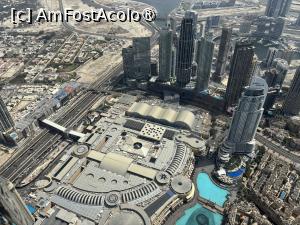 [P32] Burj Khalifa,jos este mallul clădirea semirotundă » foto by AZE
 - 
<span class="allrVoted glyphicon glyphicon-heart hidden" id="av1481416"></span>
<a class="m-l-10 hidden" id="sv1481416" onclick="voting_Foto_DelVot(,1481416,23380)" role="button">șterge vot <span class="glyphicon glyphicon-remove"></span></a>
<a id="v91481416" class=" c-red"  onclick="voting_Foto_SetVot(1481416)" role="button"><span class="glyphicon glyphicon-heart-empty"></span> <b>LIKE</b> = Votează poza</a> <img class="hidden"  id="f1481416W9" src="/imagini/loader.gif" border="0" /><span class="AjErrMes hidden" id="e1481416ErM"></span>