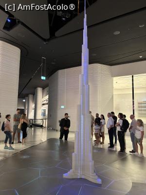 [P07] Burj Khalifa,macheta turnului și un ghid care povestește despre acesta » foto by AZE
 - 
<span class="allrVoted glyphicon glyphicon-heart hidden" id="av1481387"></span>
<a class="m-l-10 hidden" id="sv1481387" onclick="voting_Foto_DelVot(,1481387,23380)" role="button">șterge vot <span class="glyphicon glyphicon-remove"></span></a>
<a id="v91481387" class=" c-red"  onclick="voting_Foto_SetVot(1481387)" role="button"><span class="glyphicon glyphicon-heart-empty"></span> <b>LIKE</b> = Votează poza</a> <img class="hidden"  id="f1481387W9" src="/imagini/loader.gif" border="0" /><span class="AjErrMes hidden" id="e1481387ErM"></span>