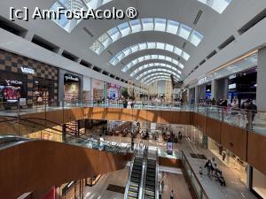 [P53] Dubai Mall » foto by AZE
 - 
<span class="allrVoted glyphicon glyphicon-heart hidden" id="av1482171"></span>
<a class="m-l-10 hidden" id="sv1482171" onclick="voting_Foto_DelVot(,1482171,23380)" role="button">șterge vot <span class="glyphicon glyphicon-remove"></span></a>
<a id="v91482171" class=" c-red"  onclick="voting_Foto_SetVot(1482171)" role="button"><span class="glyphicon glyphicon-heart-empty"></span> <b>LIKE</b> = Votează poza</a> <img class="hidden"  id="f1482171W9" src="/imagini/loader.gif" border="0" /><span class="AjErrMes hidden" id="e1482171ErM"></span>