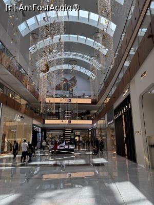 [P54] Dubai Mall » foto by AZE
 - 
<span class="allrVoted glyphicon glyphicon-heart hidden" id="av1482172"></span>
<a class="m-l-10 hidden" id="sv1482172" onclick="voting_Foto_DelVot(,1482172,23380)" role="button">șterge vot <span class="glyphicon glyphicon-remove"></span></a>
<a id="v91482172" class=" c-red"  onclick="voting_Foto_SetVot(1482172)" role="button"><span class="glyphicon glyphicon-heart-empty"></span> <b>LIKE</b> = Votează poza</a> <img class="hidden"  id="f1482172W9" src="/imagini/loader.gif" border="0" /><span class="AjErrMes hidden" id="e1482172ErM"></span>