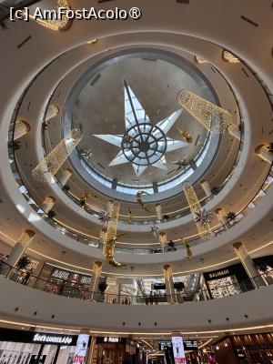[P55] Dubai Mall,tavan » foto by AZE
 - 
<span class="allrVoted glyphicon glyphicon-heart hidden" id="av1482173"></span>
<a class="m-l-10 hidden" id="sv1482173" onclick="voting_Foto_DelVot(,1482173,23380)" role="button">șterge vot <span class="glyphicon glyphicon-remove"></span></a>
<a id="v91482173" class=" c-red"  onclick="voting_Foto_SetVot(1482173)" role="button"><span class="glyphicon glyphicon-heart-empty"></span> <b>LIKE</b> = Votează poza</a> <img class="hidden"  id="f1482173W9" src="/imagini/loader.gif" border="0" /><span class="AjErrMes hidden" id="e1482173ErM"></span>
