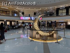 [P39] Marina Mall,decorul de ramadan la intrare în mall » foto by AZE
 - 
<span class="allrVoted glyphicon glyphicon-heart hidden" id="av1491646"></span>
<a class="m-l-10 hidden" id="sv1491646" onclick="voting_Foto_DelVot(,1491646,23380)" role="button">șterge vot <span class="glyphicon glyphicon-remove"></span></a>
<a id="v91491646" class=" c-red"  onclick="voting_Foto_SetVot(1491646)" role="button"><span class="glyphicon glyphicon-heart-empty"></span> <b>LIKE</b> = Votează poza</a> <img class="hidden"  id="f1491646W9" src="/imagini/loader.gif" border="0" /><span class="AjErrMes hidden" id="e1491646ErM"></span>