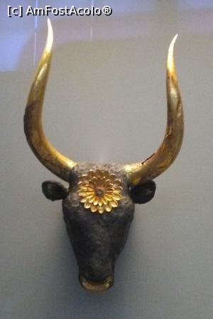 P09 [JUN-2018] Rhyton în formă de cap de bou, mormântul IV din Cercul A, Micene