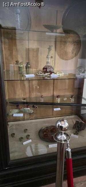 [P31] 31. Vitrina cu obiecte specifice orientale ce au aparținut Familiei Golescu..... » foto by msnd
 - 
<span class="allrVoted glyphicon glyphicon-heart hidden" id="av1508929"></span>
<a class="m-l-10 hidden" id="sv1508929" onclick="voting_Foto_DelVot(,1508929,23475)" role="button">șterge vot <span class="glyphicon glyphicon-remove"></span></a>
<a id="v91508929" class=" c-red"  onclick="voting_Foto_SetVot(1508929)" role="button"><span class="glyphicon glyphicon-heart-empty"></span> <b>LIKE</b> = Votează poza</a> <img class="hidden"  id="f1508929W9" src="/imagini/loader.gif" border="0" /><span class="AjErrMes hidden" id="e1508929ErM"></span>