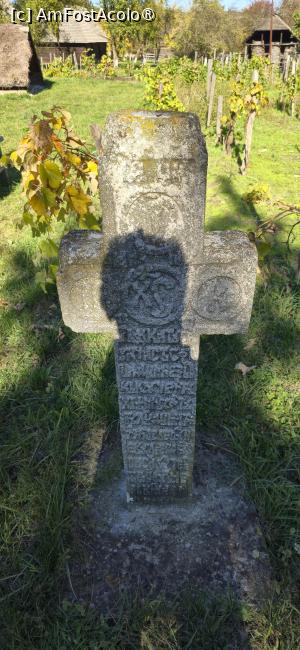 [P73] 73. Detaliu cu o cruce de hotar. » foto by msnd
 - 
<span class="allrVoted glyphicon glyphicon-heart hidden" id="av1508971"></span>
<a class="m-l-10 hidden" id="sv1508971" onclick="voting_Foto_DelVot(,1508971,23475)" role="button">șterge vot <span class="glyphicon glyphicon-remove"></span></a>
<a id="v91508971" class=" c-red"  onclick="voting_Foto_SetVot(1508971)" role="button"><span class="glyphicon glyphicon-heart-empty"></span> <b>LIKE</b> = Votează poza</a> <img class="hidden"  id="f1508971W9" src="/imagini/loader.gif" border="0" /><span class="AjErrMes hidden" id="e1508971ErM"></span>