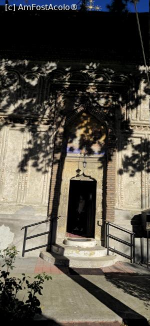 [P93] 93. Intrarea în biserică. » foto by msnd
 - 
<span class="allrVoted glyphicon glyphicon-heart hidden" id="av1508991"></span>
<a class="m-l-10 hidden" id="sv1508991" onclick="voting_Foto_DelVot(,1508991,23475)" role="button">șterge vot <span class="glyphicon glyphicon-remove"></span></a>
<a id="v91508991" class=" c-red"  onclick="voting_Foto_SetVot(1508991)" role="button"><span class="glyphicon glyphicon-heart-empty"></span> <b>LIKE</b> = Votează poza</a> <img class="hidden"  id="f1508991W9" src="/imagini/loader.gif" border="0" /><span class="AjErrMes hidden" id="e1508991ErM"></span>