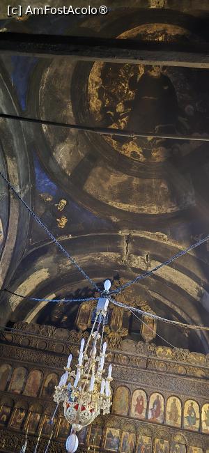 [P95] 95. Plafonul și cupola, însă, sunt înegrite de vreme. » foto by msnd
 - 
<span class="allrVoted glyphicon glyphicon-heart hidden" id="av1508993"></span>
<a class="m-l-10 hidden" id="sv1508993" onclick="voting_Foto_DelVot(,1508993,23475)" role="button">șterge vot <span class="glyphicon glyphicon-remove"></span></a>
<a id="v91508993" class=" c-red"  onclick="voting_Foto_SetVot(1508993)" role="button"><span class="glyphicon glyphicon-heart-empty"></span> <b>LIKE</b> = Votează poza</a> <img class="hidden"  id="f1508993W9" src="/imagini/loader.gif" border="0" /><span class="AjErrMes hidden" id="e1508993ErM"></span>