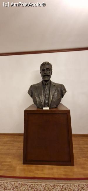 [P31] 31. Bustul lui Ion I. C. Brătianu, din bronz, executat în febr. 1936 de Vasile Demetrescu-Brăila.  » foto by doinafil
 - 
<span class="allrVoted glyphicon glyphicon-heart hidden" id="av1504269"></span>
<a class="m-l-10 hidden" id="sv1504269" onclick="voting_Foto_DelVot(,1504269,23475)" role="button">șterge vot <span class="glyphicon glyphicon-remove"></span></a>
<a id="v91504269" class=" c-red"  onclick="voting_Foto_SetVot(1504269)" role="button"><span class="glyphicon glyphicon-heart-empty"></span> <b>LIKE</b> = Votează poza</a> <img class="hidden"  id="f1504269W9" src="/imagini/loader.gif" border="0" /><span class="AjErrMes hidden" id="e1504269ErM"></span>