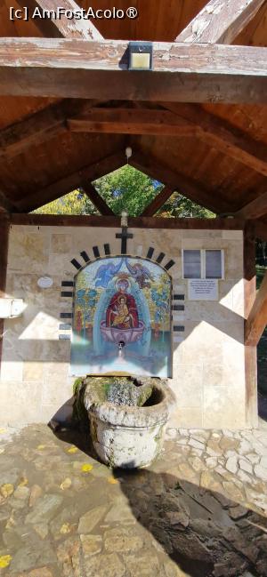 [P72] 72. O cișmea, în dreapta bisericii. » foto by doinafil
 - 
<span class="allrVoted glyphicon glyphicon-heart hidden" id="av1504310"></span>
<a class="m-l-10 hidden" id="sv1504310" onclick="voting_Foto_DelVot(,1504310,23475)" role="button">șterge vot <span class="glyphicon glyphicon-remove"></span></a>
<a id="v91504310" class=" c-red"  onclick="voting_Foto_SetVot(1504310)" role="button"><span class="glyphicon glyphicon-heart-empty"></span> <b>LIKE</b> = Votează poza</a> <img class="hidden"  id="f1504310W9" src="/imagini/loader.gif" border="0" /><span class="AjErrMes hidden" id="e1504310ErM"></span>