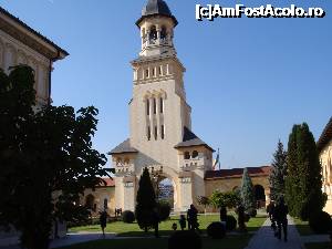 P07 [OCT-2015] Catedrala Incoronarii Alba Iulia- turnul clopotnita e atat de mare ca de-abia incape in poza