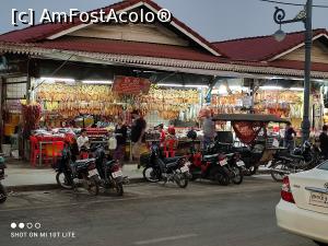 P01 [FEB-2023] Night Market din Siem Reap - siruri luuuungi de carnati de porc , vita sau ... peste