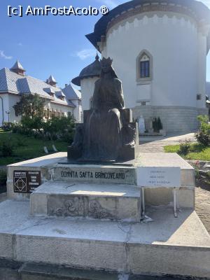 [P28] Mănăstirea Văratic » foto by Yersinia Pestis
 - 
<span class="allrVoted glyphicon glyphicon-heart hidden" id="av1531565"></span>
<a class="m-l-10 hidden" id="sv1531565" onclick="voting_Foto_DelVot(,1531565,23690)" role="button">șterge vot <span class="glyphicon glyphicon-remove"></span></a>
<a id="v91531565" class=" c-red"  onclick="voting_Foto_SetVot(1531565)" role="button"><span class="glyphicon glyphicon-heart-empty"></span> <b>LIKE</b> = Votează poza</a> <img class="hidden"  id="f1531565W9" src="/imagini/loader.gif" border="0" /><span class="AjErrMes hidden" id="e1531565ErM"></span>