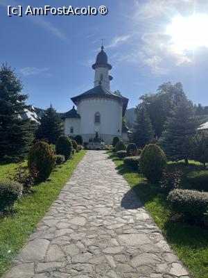 [P29] Mănăstirea Văratic » foto by Yersinia Pestis
 - 
<span class="allrVoted glyphicon glyphicon-heart hidden" id="av1531566"></span>
<a class="m-l-10 hidden" id="sv1531566" onclick="voting_Foto_DelVot(,1531566,23690)" role="button">șterge vot <span class="glyphicon glyphicon-remove"></span></a>
<a id="v91531566" class=" c-red"  onclick="voting_Foto_SetVot(1531566)" role="button"><span class="glyphicon glyphicon-heart-empty"></span> <b>LIKE</b> = Votează poza</a> <img class="hidden"  id="f1531566W9" src="/imagini/loader.gif" border="0" /><span class="AjErrMes hidden" id="e1531566ErM"></span>