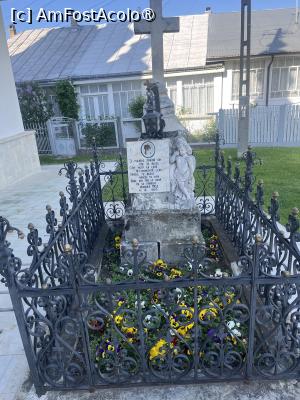 [P30] Văratic-Mormântul Veronicăi Micle » foto by Yersinia Pestis
 - 
<span class="allrVoted glyphicon glyphicon-heart hidden" id="av1531567"></span>
<a class="m-l-10 hidden" id="sv1531567" onclick="voting_Foto_DelVot(,1531567,23690)" role="button">șterge vot <span class="glyphicon glyphicon-remove"></span></a>
<a id="v91531567" class=" c-red"  onclick="voting_Foto_SetVot(1531567)" role="button"><span class="glyphicon glyphicon-heart-empty"></span> <b>LIKE</b> = Votează poza</a> <img class="hidden"  id="f1531567W9" src="/imagini/loader.gif" border="0" /><span class="AjErrMes hidden" id="e1531567ErM"></span>