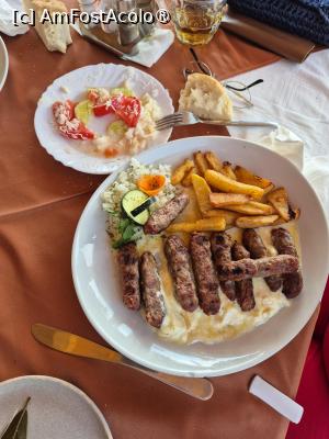 [P19] Restaurant Panorama - a doua porție de mici în sos de brânză » foto by ANILU
 - 
<span class="allrVoted glyphicon glyphicon-heart hidden" id="av1491348"></span>
<a class="m-l-10 hidden" id="sv1491348" onclick="voting_Foto_DelVot(,1491348,23708)" role="button">șterge vot <span class="glyphicon glyphicon-remove"></span></a>
<a id="v91491348" class=" c-red"  onclick="voting_Foto_SetVot(1491348)" role="button"><span class="glyphicon glyphicon-heart-empty"></span> <b>LIKE</b> = Votează poza</a> <img class="hidden"  id="f1491348W9" src="/imagini/loader.gif" border="0" /><span class="AjErrMes hidden" id="e1491348ErM"></span>