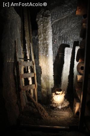 [P55] Wieliczka, Muzeum Żup, Komora Russegger VI - Expoziția Geologia Zăcămintelor de Sare din Polonia, Sarea acoperă totul inclusiv lemnul din Salină » foto by mprofeanu
 - 
<span class="allrVoted glyphicon glyphicon-heart hidden" id="av1355914"></span>
<a class="m-l-10 hidden" id="sv1355914" onclick="voting_Foto_DelVot(,1355914,23877)" role="button">șterge vot <span class="glyphicon glyphicon-remove"></span></a>
<a id="v91355914" class=" c-red"  onclick="voting_Foto_SetVot(1355914)" role="button"><span class="glyphicon glyphicon-heart-empty"></span> <b>LIKE</b> = Votează poza</a> <img class="hidden"  id="f1355914W9" src="/imagini/loader.gif" border="0" /><span class="AjErrMes hidden" id="e1355914ErM"></span>