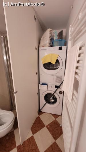 [P11] Baia apartamentului » foto by vlado2
 - 
<span class="allrVoted glyphicon glyphicon-heart hidden" id="av1527401"></span>
<a class="m-l-10 hidden" id="sv1527401" onclick="voting_Foto_DelVot(,1527401,23911)" role="button">șterge vot <span class="glyphicon glyphicon-remove"></span></a>
<a id="v91527401" class=" c-red"  onclick="voting_Foto_SetVot(1527401)" role="button"><span class="glyphicon glyphicon-heart-empty"></span> <b>LIKE</b> = Votează poza</a> <img class="hidden"  id="f1527401W9" src="/imagini/loader.gif" border="0" /><span class="AjErrMes hidden" id="e1527401ErM"></span>