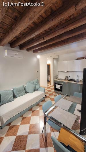 [P03] Livingul apartamentului » foto by vlado2
 - 
<span class="allrVoted glyphicon glyphicon-heart hidden" id="av1527393"></span>
<a class="m-l-10 hidden" id="sv1527393" onclick="voting_Foto_DelVot(,1527393,23911)" role="button">șterge vot <span class="glyphicon glyphicon-remove"></span></a>
<a id="v91527393" class=" c-red"  onclick="voting_Foto_SetVot(1527393)" role="button"><span class="glyphicon glyphicon-heart-empty"></span> <b>LIKE</b> = Votează poza</a> <img class="hidden"  id="f1527393W9" src="/imagini/loader.gif" border="0" /><span class="AjErrMes hidden" id="e1527393ErM"></span>