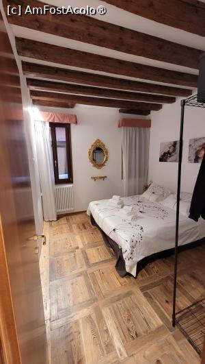 [P04] Camera matrimoniala a apartamentului » foto by vlado2
 - 
<span class="allrVoted glyphicon glyphicon-heart hidden" id="av1527394"></span>
<a class="m-l-10 hidden" id="sv1527394" onclick="voting_Foto_DelVot(,1527394,23911)" role="button">șterge vot <span class="glyphicon glyphicon-remove"></span></a>
<a id="v91527394" class=" c-red"  onclick="voting_Foto_SetVot(1527394)" role="button"><span class="glyphicon glyphicon-heart-empty"></span> <b>LIKE</b> = Votează poza</a> <img class="hidden"  id="f1527394W9" src="/imagini/loader.gif" border="0" /><span class="AjErrMes hidden" id="e1527394ErM"></span>