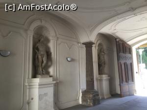 [P01] Hofburg - culoar spre curte » foto by mishu
 - 
<span class="allrVoted glyphicon glyphicon-heart hidden" id="av1007193"></span>
<a class="m-l-10 hidden" id="sv1007193" onclick="voting_Foto_DelVot(,1007193,23934)" role="button">șterge vot <span class="glyphicon glyphicon-remove"></span></a>
<a id="v91007193" class=" c-red"  onclick="voting_Foto_SetVot(1007193)" role="button"><span class="glyphicon glyphicon-heart-empty"></span> <b>LIKE</b> = Votează poza</a> <img class="hidden"  id="f1007193W9" src="/imagini/loader.gif" border="0" /><span class="AjErrMes hidden" id="e1007193ErM"></span>