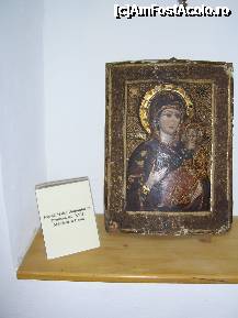 P16 [DEC-2010] Muzeul Manastirii Stelea - Maica Domnului cu Pruncul, icoana sec. XVII.