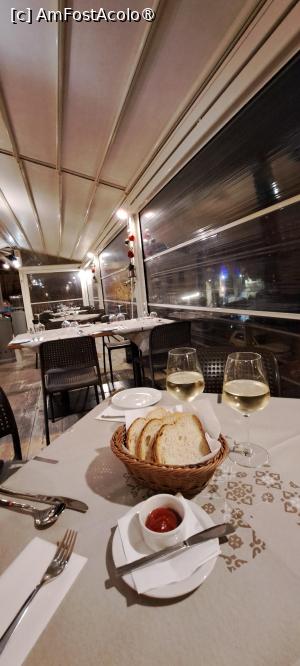 [P06] Cockney`s Restaurant, pâine, sos roșu » foto by irinad
 - 
<span class="allrVoted glyphicon glyphicon-heart hidden" id="av1512193"></span>
<a class="m-l-10 hidden" id="sv1512193" onclick="voting_Foto_DelVot(,1512193,23969)" role="button">șterge vot <span class="glyphicon glyphicon-remove"></span></a>
<a id="v91512193" class=" c-red"  onclick="voting_Foto_SetVot(1512193)" role="button"><span class="glyphicon glyphicon-heart-empty"></span> <b>LIKE</b> = Votează poza</a> <img class="hidden"  id="f1512193W9" src="/imagini/loader.gif" border="0" /><span class="AjErrMes hidden" id="e1512193ErM"></span>