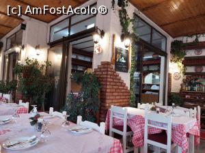 [P04] Restaurantul Napoli, vedere de la masa noastră, de cele mai multe ori aceeași, se vede și » foto by maryka
 - 
<span class="allrVoted glyphicon glyphicon-heart hidden" id="av1317827"></span>
<a class="m-l-10 hidden" id="sv1317827" onclick="voting_Foto_DelVot(,1317827,24292)" role="button">șterge vot <span class="glyphicon glyphicon-remove"></span></a>
<a id="v91317827" class=" c-red"  onclick="voting_Foto_SetVot(1317827)" role="button"><span class="glyphicon glyphicon-heart-empty"></span> <b>LIKE</b> = Votează poza</a> <img class="hidden"  id="f1317827W9" src="/imagini/loader.gif" border="0" /><span class="AjErrMes hidden" id="e1317827ErM"></span>