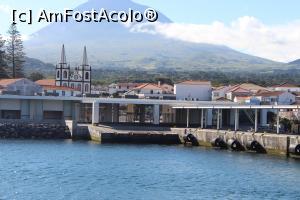 [P04] Insula Pico dominată de Vârful Pico (în plan îndepărtat), Madalena dominată de Igreja de Santa Maria Madalena (în plan apropiat)  » foto by mprofeanu
 - 
<span class="allrVoted glyphicon glyphicon-heart hidden" id="av1009616"></span>
<a class="m-l-10 hidden" id="sv1009616" onclick="voting_Foto_DelVot(,1009616,24330)" role="button">șterge vot <span class="glyphicon glyphicon-remove"></span></a>
<a id="v91009616" class=" c-red"  onclick="voting_Foto_SetVot(1009616)" role="button"><span class="glyphicon glyphicon-heart-empty"></span> <b>LIKE</b> = Votează poza</a> <img class="hidden"  id="f1009616W9" src="/imagini/loader.gif" border="0" /><span class="AjErrMes hidden" id="e1009616ErM"></span>