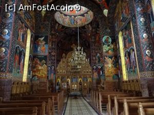 [P15] Interior biserica Mănăstirii Feleacu - vedere spre altar.  » foto by tata123 🔱
 - 
<span class="allrVoted glyphicon glyphicon-heart hidden" id="av1033420"></span>
<a class="m-l-10 hidden" id="sv1033420" onclick="voting_Foto_DelVot(,1033420,24360)" role="button">șterge vot <span class="glyphicon glyphicon-remove"></span></a>
<a id="v91033420" class=" c-red"  onclick="voting_Foto_SetVot(1033420)" role="button"><span class="glyphicon glyphicon-heart-empty"></span> <b>LIKE</b> = Votează poza</a> <img class="hidden"  id="f1033420W9" src="/imagini/loader.gif" border="0" /><span class="AjErrMes hidden" id="e1033420ErM"></span>