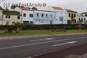 [P28] Insula Sao Miguel, Ponta Delgada, Casa da Ilha, clădirea bleu văzută din șoseaua ce merge pe lângă ocean » foto by mprofeanu
 - 
<span class="allrVoted glyphicon glyphicon-heart hidden" id="av1012164"></span>
<a class="m-l-10 hidden" id="sv1012164" onclick="voting_Foto_DelVot(,1012164,24361)" role="button">șterge vot <span class="glyphicon glyphicon-remove"></span></a>
<a id="v91012164" class=" c-red"  onclick="voting_Foto_SetVot(1012164)" role="button"><span class="glyphicon glyphicon-heart-empty"></span> <b>LIKE</b> = Votează poza</a> <img class="hidden"  id="f1012164W9" src="/imagini/loader.gif" border="0" /><span class="AjErrMes hidden" id="e1012164ErM"></span>