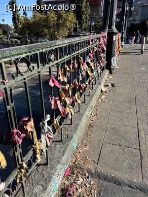 [P41] Lacăte și alte obiecte legate de balustrada podului de peste râul Mapoccho » foto by AZE
 - 
<span class="allrVoted glyphicon glyphicon-heart hidden" id="av1529814"></span>
<a class="m-l-10 hidden" id="sv1529814" onclick="voting_Foto_DelVot(,1529814,24439)" role="button">șterge vot <span class="glyphicon glyphicon-remove"></span></a>
<a id="v91529814" class=" c-red"  onclick="voting_Foto_SetVot(1529814)" role="button"><span class="glyphicon glyphicon-heart-empty"></span> <b>LIKE</b> = Votează poza</a> <img class="hidden"  id="f1529814W9" src="/imagini/loader.gif" border="0" /><span class="AjErrMes hidden" id="e1529814ErM"></span>