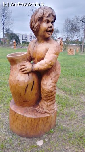 [P24] Copilaș cu ulcior » foto by Mitica49
 - 
<span class="allrVoted glyphicon glyphicon-heart hidden" id="av1506829"></span>
<a class="m-l-10 hidden" id="sv1506829" onclick="voting_Foto_DelVot(,1506829,24485)" role="button">șterge vot <span class="glyphicon glyphicon-remove"></span></a>
<a id="v91506829" class=" c-red"  onclick="voting_Foto_SetVot(1506829)" role="button"><span class="glyphicon glyphicon-heart-empty"></span> <b>LIKE</b> = Votează poza</a> <img class="hidden"  id="f1506829W9" src="/imagini/loader.gif" border="0" /><span class="AjErrMes hidden" id="e1506829ErM"></span>