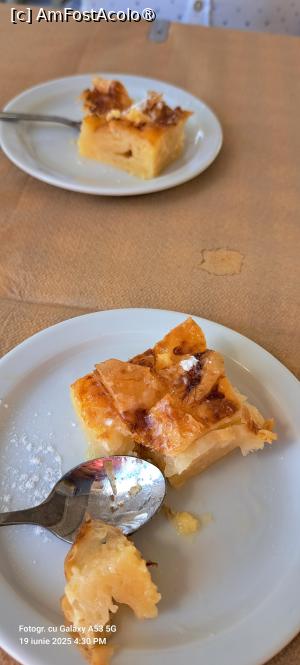 [P53] Greek Authentic Cuisine-Taverna, desert din partea casei » foto by irinad
 - 
<span class="allrVoted glyphicon glyphicon-heart hidden" id="av1528209"></span>
<a class="m-l-10 hidden" id="sv1528209" onclick="voting_Foto_DelVot(,1528209,24617)" role="button">șterge vot <span class="glyphicon glyphicon-remove"></span></a>
<a id="v91528209" class=" c-red"  onclick="voting_Foto_SetVot(1528209)" role="button"><span class="glyphicon glyphicon-heart-empty"></span> <b>LIKE</b> = Votează poza</a> <img class="hidden"  id="f1528209W9" src="/imagini/loader.gif" border="0" /><span class="AjErrMes hidden" id="e1528209ErM"></span>