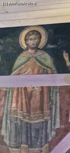 [P13] 13. Icoană atât de veche, că nu se mai vede pe cine reprezintă.20251017_110828 » foto by doinafil
 - 
<span class="allrVoted glyphicon glyphicon-heart hidden" id="av1508789"></span>
<a class="m-l-10 hidden" id="sv1508789" onclick="voting_Foto_DelVot(,1508789,24636)" role="button">șterge vot <span class="glyphicon glyphicon-remove"></span></a>
<a id="v91508789" class=" c-red"  onclick="voting_Foto_SetVot(1508789)" role="button"><span class="glyphicon glyphicon-heart-empty"></span> <b>LIKE</b> = Votează poza</a> <img class="hidden"  id="f1508789W9" src="/imagini/loader.gif" border="0" /><span class="AjErrMes hidden" id="e1508789ErM"></span>