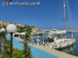 [P14] Marina din Tropea (de unde se vede frumos orașul vechi și unde se află un supermarket destul de bine aprovizionat) » foto by crismis
 - 
<span class="allrVoted glyphicon glyphicon-heart hidden" id="av1498465"></span>
<a class="m-l-10 hidden" id="sv1498465" onclick="voting_Foto_DelVot(,1498465,24664)" role="button">șterge vot <span class="glyphicon glyphicon-remove"></span></a>
<a id="v91498465" class=" c-red"  onclick="voting_Foto_SetVot(1498465)" role="button"><span class="glyphicon glyphicon-heart-empty"></span> <b>LIKE</b> = Votează poza</a> <img class="hidden"  id="f1498465W9" src="/imagini/loader.gif" border="0" /><span class="AjErrMes hidden" id="e1498465ErM"></span>