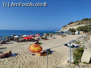 [P06] Plaja La Rotonda, zona publică (pe fundal-dreapta) sunt cele 3 zone amenajate private, corespunzătoare hotelurilor La Rocette » foto by crismis
 - 
<span class="allrVoted glyphicon glyphicon-heart hidden" id="av1498457"></span>
<a class="m-l-10 hidden" id="sv1498457" onclick="voting_Foto_DelVot(,1498457,24664)" role="button">șterge vot <span class="glyphicon glyphicon-remove"></span></a>
<a id="v91498457" class=" c-red"  onclick="voting_Foto_SetVot(1498457)" role="button"><span class="glyphicon glyphicon-heart-empty"></span> <b>LIKE</b> = Votează poza</a> <img class="hidden"  id="f1498457W9" src="/imagini/loader.gif" border="0" /><span class="AjErrMes hidden" id="e1498457ErM"></span>