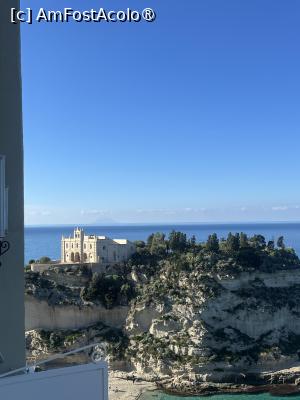 [P07] Tropea- Belvedere Raff Vallone.În stânga Cheisa di Santa Maria dell Isola » foto by Yersinia Pestis
 - 
<span class="allrVoted glyphicon glyphicon-heart hidden" id="av1515154"></span>
<a class="m-l-10 hidden" id="sv1515154" onclick="voting_Foto_DelVot(,1515154,24664)" role="button">șterge vot <span class="glyphicon glyphicon-remove"></span></a>
<a id="v91515154" class=" c-red"  onclick="voting_Foto_SetVot(1515154)" role="button"><span class="glyphicon glyphicon-heart-empty"></span> <b>LIKE</b> = Votează poza</a> <img class="hidden"  id="f1515154W9" src="/imagini/loader.gif" border="0" /><span class="AjErrMes hidden" id="e1515154ErM"></span>