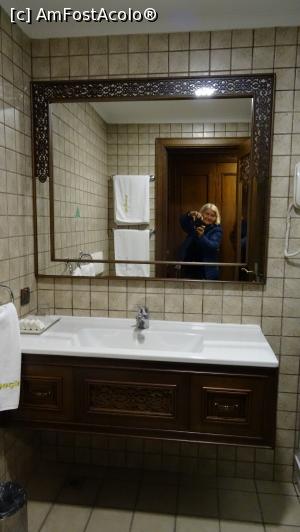 P08 [OCT-2018] Agacli Tesisleri Ihlara Hotel: dovadă că am fost acolo! Vă place chiuveta? Dar oglinda și rama ei? 