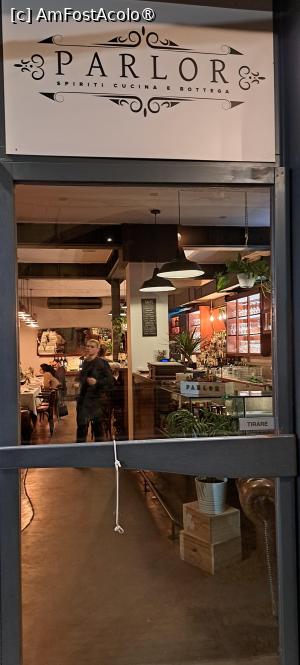 [P32] Ristorante Parlor, la intrare » foto by irinad
 - 
<span class="allrVoted glyphicon glyphicon-heart hidden" id="av1520204"></span>
<a class="m-l-10 hidden" id="sv1520204" onclick="voting_Foto_DelVot(,1520204,24890)" role="button">șterge vot <span class="glyphicon glyphicon-remove"></span></a>
<a id="v91520204" class=" c-red"  onclick="voting_Foto_SetVot(1520204)" role="button"><span class="glyphicon glyphicon-heart-empty"></span> <b>LIKE</b> = Votează poza</a> <img class="hidden"  id="f1520204W9" src="/imagini/loader.gif" border="0" /><span class="AjErrMes hidden" id="e1520204ErM"></span>