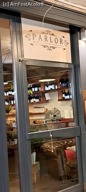 [P33] Ristorante Parlor, la intrare » foto by irinad
 - 
<span class="allrVoted glyphicon glyphicon-heart hidden" id="av1520205"></span>
<a class="m-l-10 hidden" id="sv1520205" onclick="voting_Foto_DelVot(,1520205,24890)" role="button">șterge vot <span class="glyphicon glyphicon-remove"></span></a>
<a id="v91520205" class=" c-red"  onclick="voting_Foto_SetVot(1520205)" role="button"><span class="glyphicon glyphicon-heart-empty"></span> <b>LIKE</b> = Votează poza</a> <img class="hidden"  id="f1520205W9" src="/imagini/loader.gif" border="0" /><span class="AjErrMes hidden" id="e1520205ErM"></span>