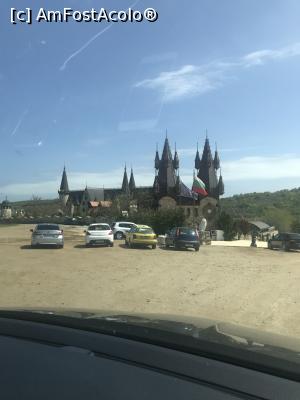 P01 [APR-2019] Castelul și parcarea gratuită