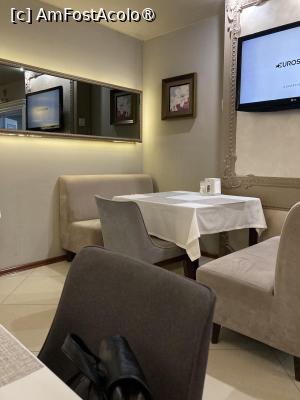 [P05] În restaurant zona de colt » foto by aurora56
 - 
<span class="allrVoted glyphicon glyphicon-heart hidden" id="av1520294"></span>
<a class="m-l-10 hidden" id="sv1520294" onclick="voting_Foto_DelVot(,1520294,25032)" role="button">șterge vot <span class="glyphicon glyphicon-remove"></span></a>
<a id="v91520294" class=" c-red"  onclick="voting_Foto_SetVot(1520294)" role="button"><span class="glyphicon glyphicon-heart-empty"></span> <b>LIKE</b> = Votează poza</a> <img class="hidden"  id="f1520294W9" src="/imagini/loader.gif" border="0" /><span class="AjErrMes hidden" id="e1520294ErM"></span>