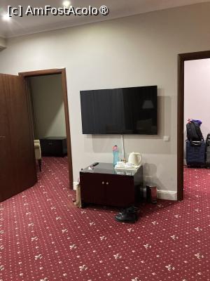 [P06] Camera tripla » foto by aurora56
 - 
<span class="allrVoted glyphicon glyphicon-heart hidden" id="av1520295"></span>
<a class="m-l-10 hidden" id="sv1520295" onclick="voting_Foto_DelVot(,1520295,25032)" role="button">șterge vot <span class="glyphicon glyphicon-remove"></span></a>
<a id="v91520295" class=" c-red"  onclick="voting_Foto_SetVot(1520295)" role="button"><span class="glyphicon glyphicon-heart-empty"></span> <b>LIKE</b> = Votează poza</a> <img class="hidden"  id="f1520295W9" src="/imagini/loader.gif" border="0" /><span class="AjErrMes hidden" id="e1520295ErM"></span>