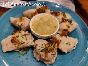 [P20] Pierogarnia Krakowiacy; pierogi cu rață și gem de măr » foto by crismis
 - 
<span class="allrVoted glyphicon glyphicon-heart hidden" id="av1478727"></span>
<a class="m-l-10 hidden" id="sv1478727" onclick="voting_Foto_DelVot(,1478727,25056)" role="button">șterge vot <span class="glyphicon glyphicon-remove"></span></a>
<a id="v91478727" class=" c-red"  onclick="voting_Foto_SetVot(1478727)" role="button"><span class="glyphicon glyphicon-heart-empty"></span> <b>LIKE</b> = Votează poza</a> <img class="hidden"  id="f1478727W9" src="/imagini/loader.gif" border="0" /><span class="AjErrMes hidden" id="e1478727ErM"></span>