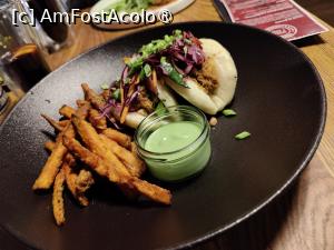 [P71] Pino Restaurant; porc cu chestii » foto by crismis
 - 
<span class="allrVoted glyphicon glyphicon-heart hidden" id="av1478778"></span>
<a class="m-l-10 hidden" id="sv1478778" onclick="voting_Foto_DelVot(,1478778,25056)" role="button">șterge vot <span class="glyphicon glyphicon-remove"></span></a>
<a id="v91478778" class=" c-red"  onclick="voting_Foto_SetVot(1478778)" role="button"><span class="glyphicon glyphicon-heart-empty"></span> <b>LIKE</b> = Votează poza</a> <img class="hidden"  id="f1478778W9" src="/imagini/loader.gif" border="0" /><span class="AjErrMes hidden" id="e1478778ErM"></span>