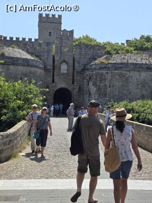 [P39] Intrarea in Cetatea Medievala din Rodos » foto by Mirinda
 - 
<span class="allrVoted glyphicon glyphicon-heart hidden" id="av1490875"></span>
<a class="m-l-10 hidden" id="sv1490875" onclick="voting_Foto_DelVot(,1490875,25215)" role="button">șterge vot <span class="glyphicon glyphicon-remove"></span></a>
<a id="v91490875" class=" c-red"  onclick="voting_Foto_SetVot(1490875)" role="button"><span class="glyphicon glyphicon-heart-empty"></span> <b>LIKE</b> = Votează poza</a> <img class="hidden"  id="f1490875W9" src="/imagini/loader.gif" border="0" /><span class="AjErrMes hidden" id="e1490875ErM"></span>